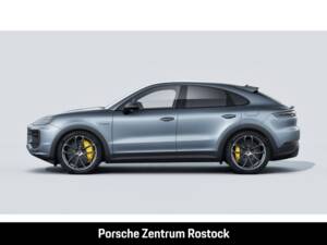 Imagen 2/14 de Porsche Cayenne Coupé Turbo S E-Hybrid (2026)