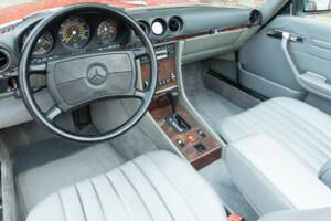 Imagen 11/50 de Mercedes-Benz 560 SL (1986)
