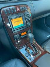 Imagen 9/20 de Mercedes-Benz CL 500 (2000)