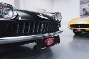 Image 17/100 of Ferrari 330 GT 2+2 (1965)