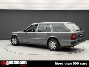 Immagine 6/15 di Mercedes-Benz 200 TE (1992)