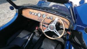 Image 13/19 of Invader Peak Morgan replica (1987)