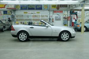 Immagine 37/50 di Mercedes-Benz SLK 230 Kompressor (1996)
