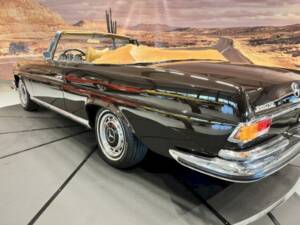 Bild 10/36 von Mercedes-Benz 280 SE 3,5 (1970)