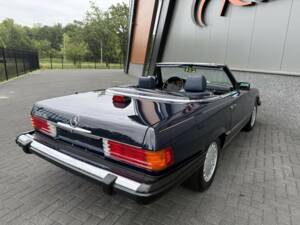 Image 11/50 of Mercedes-Benz 560 SL (1986)