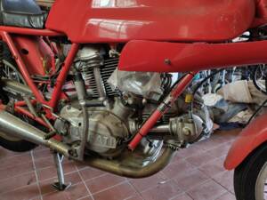 Image 3/7 de Ducati 750 SS (1973)
