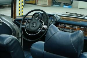Image 39/50 of Mercedes-Benz 280 SE 3,5 (1970)