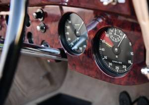 Image 38/50 of Bentley 4 1&#x2F;4 Litre (1937)