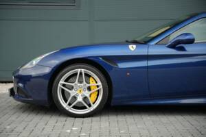 Image 25/50 of Ferrari California T (2015)