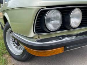 Image 20/100 de BMW 528i (1980)