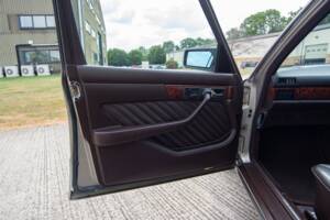 Bild 18/29 von Mercedes-Benz 300 SEL (1990)