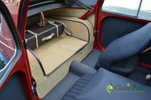 Image 13/50 of FIAT 500 C Topolino (1952)