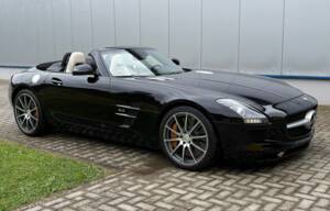Image 2/28 of Mercedes-Benz SLS AMG Roadster (2012)