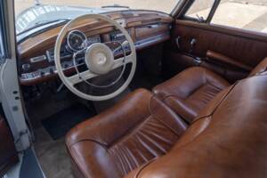 Image 2/8 of Mercedes-Benz 300 d (1961)