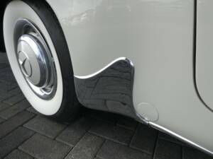 Image 25/27 of Mercedes-Benz 190 SL (1961)