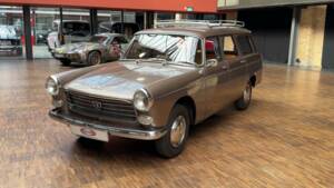 Image 2/40 of Peugeot 404 Break (1965)