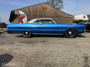 Image 3/44 de Plymouth Sport Fury (1970)