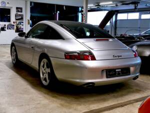 Image 4/16 of Porsche 911 Carrera (2004)