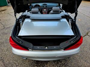 Image 34/39 of Mercedes-Benz SL 500 (2001)