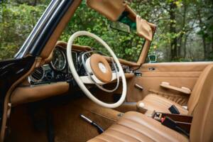Image 18/28 of Mercedes-Benz 280 SL (1971)