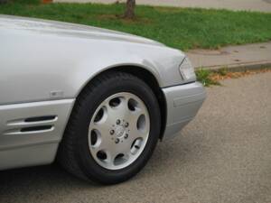 Image 39/50 of Mercedes-Benz SL 500 (1900)