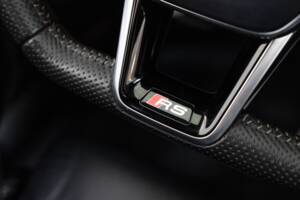 Image 18/40 of Audi RS6 Avant (2019)