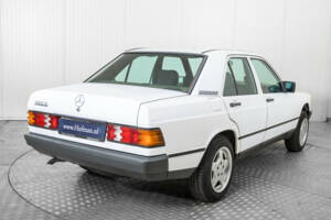 Image 26/50 de Mercedes-Benz 190 D (1986)