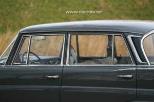 Image 19/24 of Mercedes-Benz 220 S b (1965)
