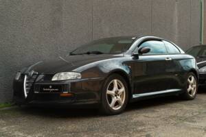 Image 1/37 de Alfa Romeo GT 2.0 JTS (2005)