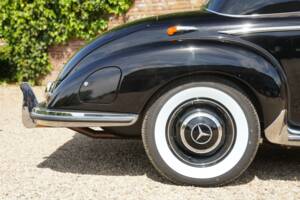 Image 24/50 of Mercedes-Benz 300 S (1953)