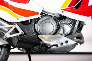 Image 20/35 de Yamaha XTZ 750 Super Ténéré (1989)