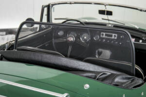 Image 37/50 of MG MGB (1964)