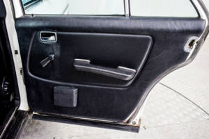 Bild 27/46 von Mercedes-Benz 240 D (1982)