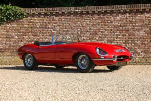 Image 37/50 de Jaguar Type E 3.8 (1964)
