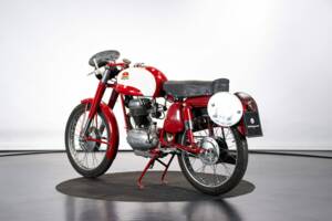Bild 2/50 von Mondial 175 Turismo Veloce (1956)