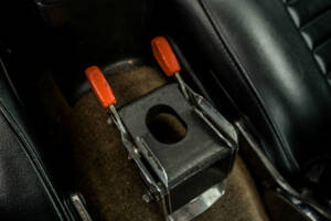 Image 21/50 of Volvo 1800 E (1971)