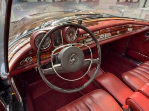 Bild 21/22 von Mercedes-Benz 280 SE 3,5 (1970)