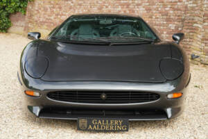 Image 5/50 of Jaguar XJ 220 (1993)