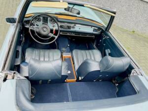 Image 19/36 of Mercedes-Benz 280 SL (1969)