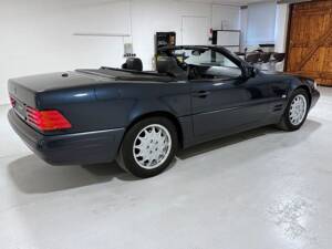 Bild 6/32 von Mercedes-Benz SL 500 (1997)