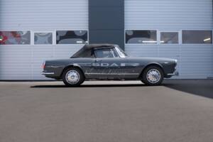 Image 4/31 of Alfa Romeo 2600 Spider (1963)