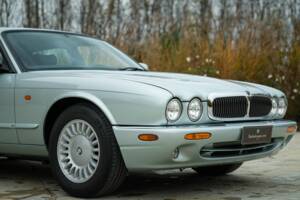 Image 16/50 de Jaguar XJ 8 Sovereign (1997)