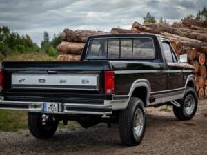 Image 5/8 of Ford F-250 (1983)