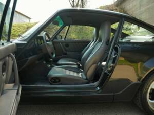 Immagine 14/31 di Porsche 911 Carrera 2 (1992)