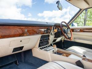 Bild 4/70 von Aston Martin V8 EFi (1988)