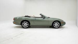 Image 5/15 of Jaguar XK8 4.0 (2000)