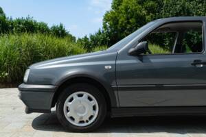 Bild 18/45 von Volkswagen Golf IV 1.6 (1997)