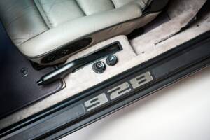 Afbeelding 21/42 van Porsche 928 S4 (1989)
