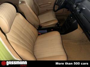 Image 11/15 of Mercedes-Benz 200 D (1982)
