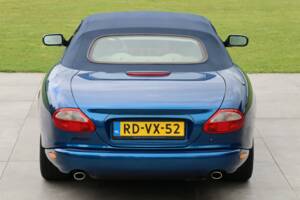 Image 36/50 de Jaguar XK8 4.0 (1997)
